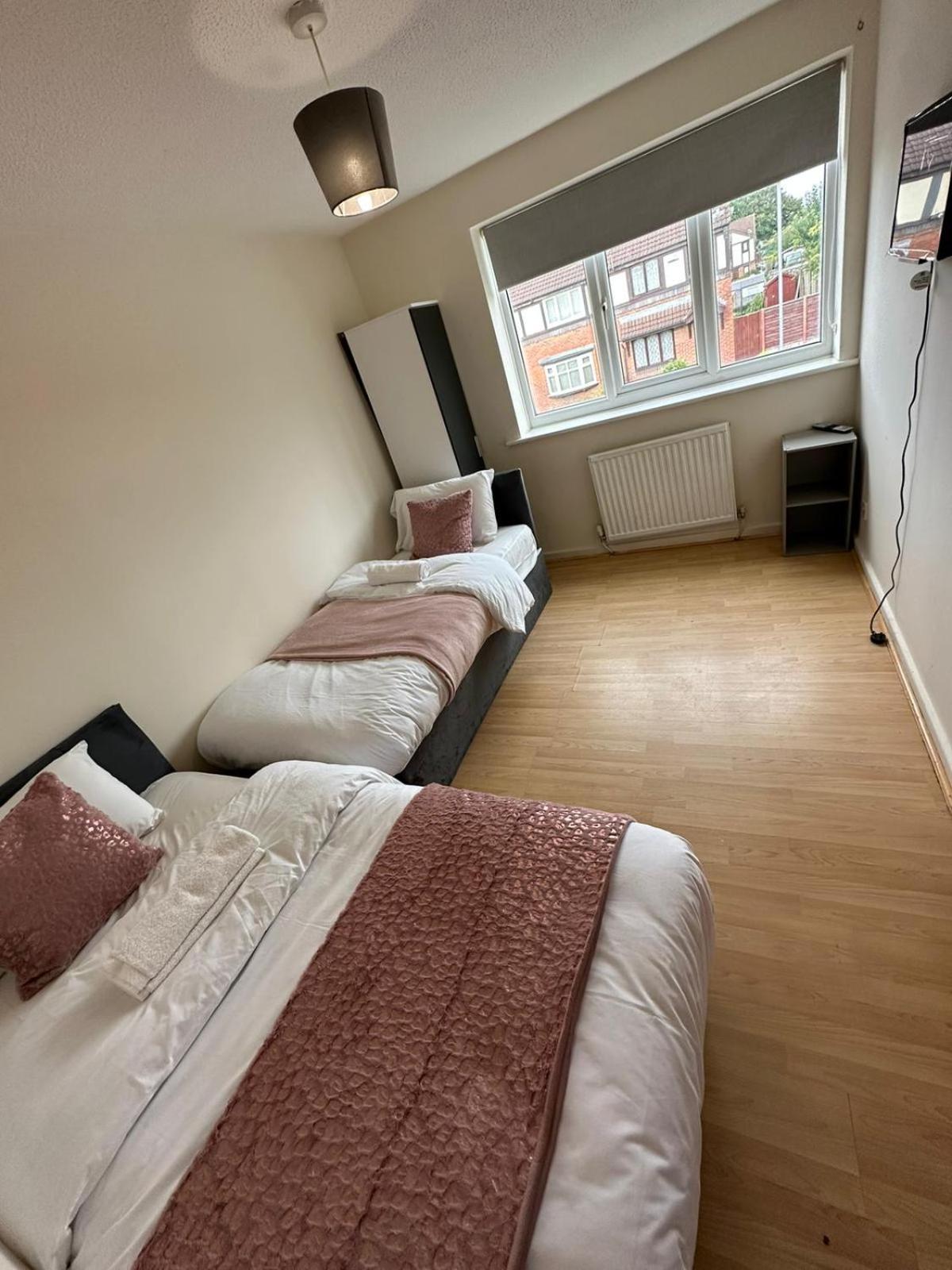 3 Bedroom Apartment Close To Manchester City Stadium And Coop Live Eksteriør billede